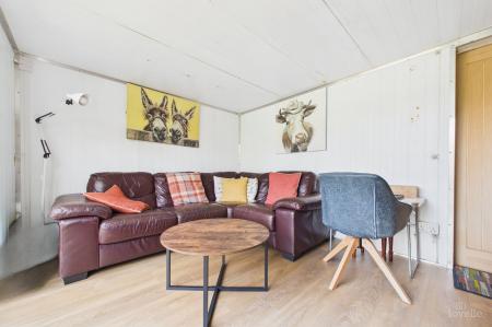 3 bedroom Terraced House for sale in High Street, Barton-upon-Humber, North Lincolnshire, DN18