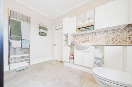 3 bedroom Terraced House for sale in High Street, Barton-upon-Humber, North Lincolnshire, DN18
