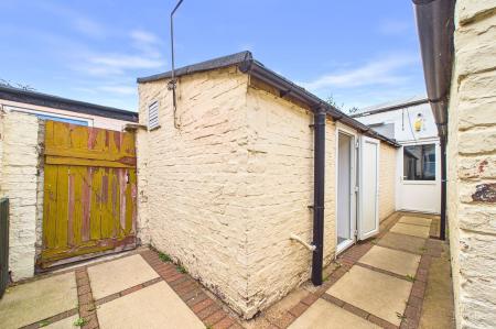 3 bedroom Terraced House for sale in High Street, Barton-upon-Humber, North Lincolnshire, DN18