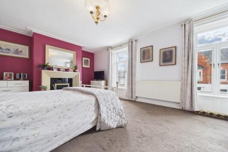 3 bedroom Terraced House for sale in High Street, Barton-upon-Humber, North Lincolnshire, DN18
