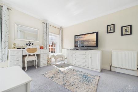 3 bedroom Terraced House for sale in High Street, Barton-upon-Humber, North Lincolnshire, DN18