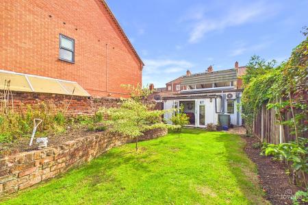 3 bedroom Terraced House for sale in High Street, Barton-upon-Humber, North Lincolnshire, DN18