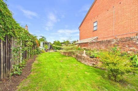 3 bedroom Terraced House for sale in High Street, Barton-upon-Humber, North Lincolnshire, DN18