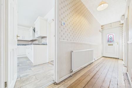 3 bedroom Detached bungalow for sale in East Acridge, Barton-upon-Humber, North Lincolnshire, DN18
