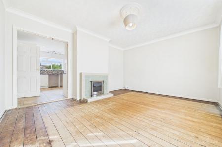 3 bedroom Detached bungalow for sale in East Acridge, Barton-upon-Humber, North Lincolnshire, DN18