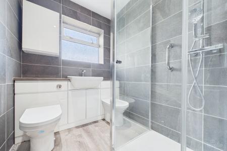 3 bedroom Detached bungalow for sale in East Acridge, Barton-upon-Humber, North Lincolnshire, DN18