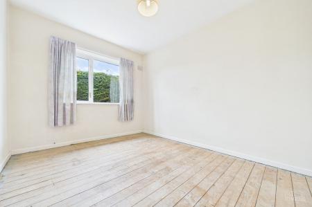 3 bedroom Detached bungalow for sale in East Acridge, Barton-upon-Humber, North Lincolnshire, DN18
