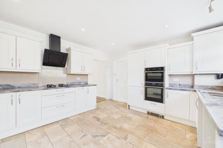 3 bedroom Detached bungalow for sale in East Acridge, Barton-upon-Humber, North Lincolnshire, DN18