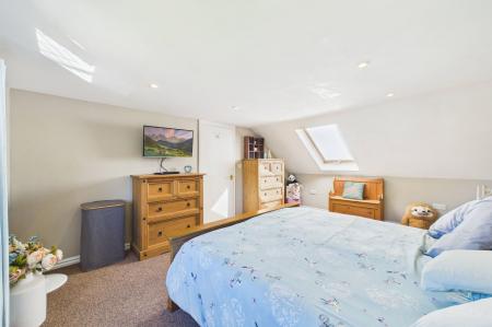 5 bedroom Detached house for sale in Ferry Road, Barrow-upon-Humber, North Lincolnshire, DN19