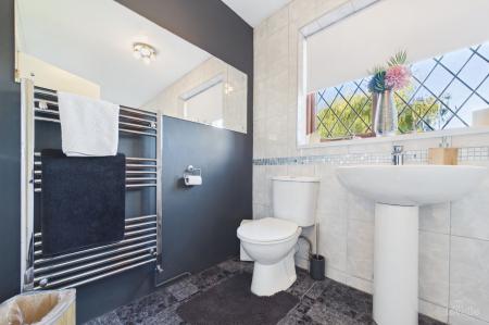 5 bedroom Detached house for sale in Ferry Road, Barrow-upon-Humber, North Lincolnshire, DN19