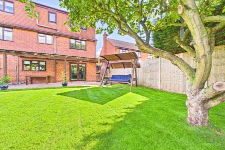 5 bedroom Detached house for sale in Ferry Road, Barrow-upon-Humber, North Lincolnshire, DN19