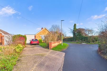 2 bedroom Detached bungalow for sale in Mill Lane, Goxhill, DN19