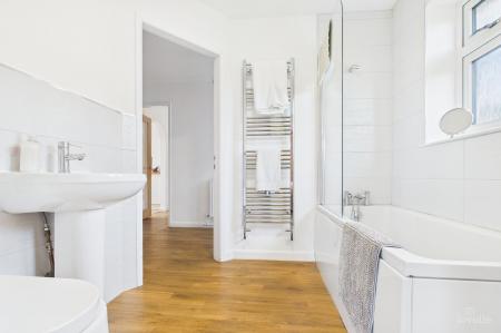 2 bedroom Detached bungalow for sale in Mill Lane, Goxhill, DN19