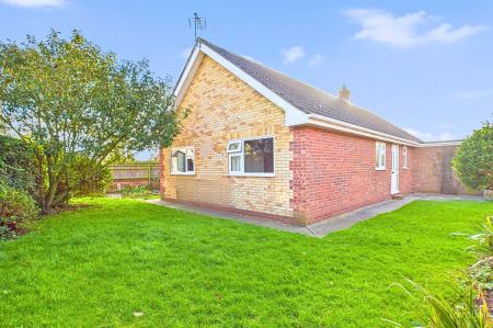 2 bedroom Detached bungalow for sale in Mill Lane, Goxhill, DN19
