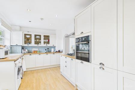 2 bedroom Detached bungalow for sale in Mill Lane, Goxhill, DN19
