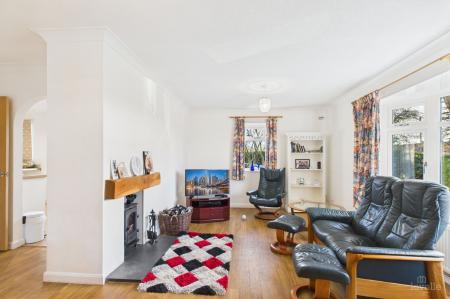 2 bedroom Detached bungalow for sale in Mill Lane, Goxhill, DN19