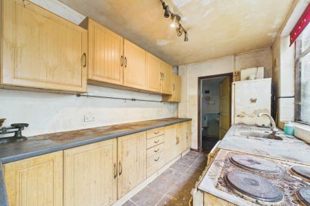 2 bedroom Terraced House for sale in Summercroft Avenue, Peploe Lane, New Holland, DN19