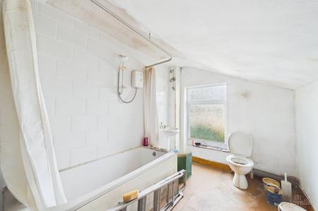 2 bedroom Terraced House for sale in Summercroft Avenue, Peploe Lane, New Holland, DN19