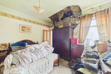 2 bedroom Terraced House for sale in Summercroft Avenue, Peploe Lane, New Holland, DN19