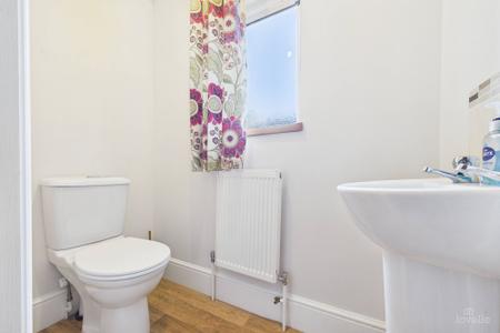 4 bedroom Detached house for sale in Ferry Lane, Winteringham, North Lincolnshire, DN15