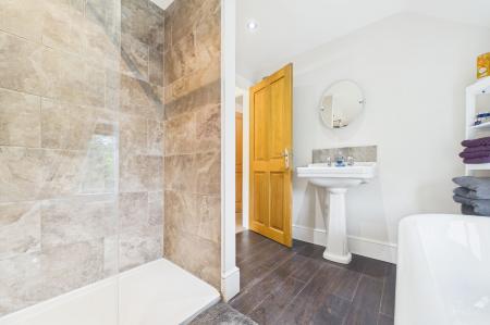 4 bedroom Detached house for sale in Ferry Lane, Winteringham, North Lincolnshire, DN15