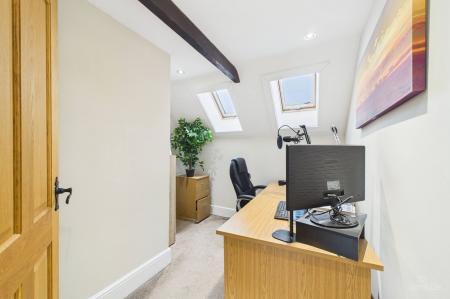 4 bedroom Detached house for sale in Ferry Lane, Winteringham, North Lincolnshire, DN15