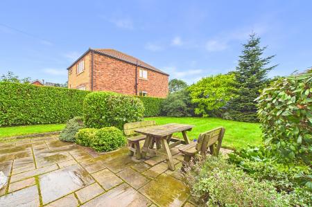4 bedroom Detached house for sale in Ferry Lane, Winteringham, North Lincolnshire, DN15
