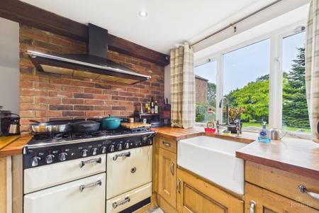 4 bedroom Detached house for sale in Ferry Lane, Winteringham, North Lincolnshire, DN15