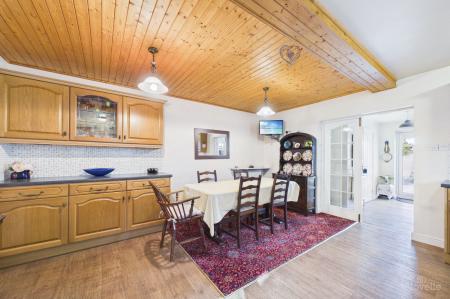 2 bedroom Semi-detached house for sale in Maltkiln Road, Barton-upon-Humber, North Lincolnshire, DN18