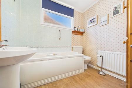 2 bedroom Semi-detached house for sale in Maltkiln Road, Barton-upon-Humber, North Lincolnshire, DN18