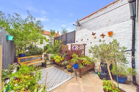 2 bedroom Terraced House for sale in Newport, Barton-upon-Humber, North Lincolnshire, DN18
