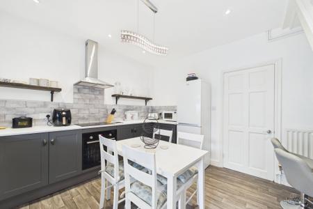 2 bedroom Terraced House for sale in Newport, Barton-upon-Humber, North Lincolnshire, DN18