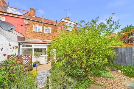 2 bedroom Terraced House for sale in Newport, Barton-upon-Humber, North Lincolnshire, DN18