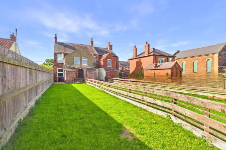 2 bedroom End of terrace house for sale in Temperance Villas - Barrow Road, New Holland, North Lincolnshire, DN19