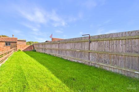 2 bedroom End of terrace house for sale in Temperance Villas - Barrow Road, New Holland, North Lincolnshire, DN19