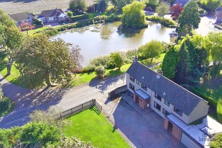 4 bedroom Detached house for sale in Lakeside - Pond Side, Wootton, North Lincolnshire, DN39