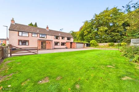 4 bedroom Detached house for sale in Lakeside - Pond Side, Wootton, North Lincolnshire, DN39