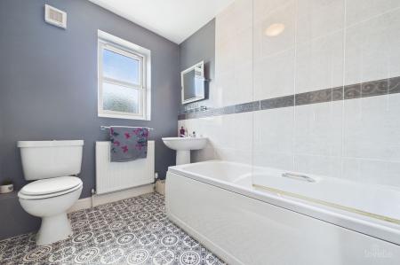 3 bedroom Detached house for sale in Worsley Paddock, Ulceby, North Lincolnshire, DN39