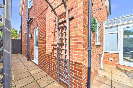 3 bedroom Detached house for sale in Worsley Paddock, Ulceby, North Lincolnshire, DN39