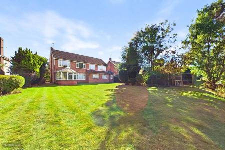 5 bedroom Detached house for sale in Ferriby Road, Barton-upon-Humber, North Lincolnshire, DN18