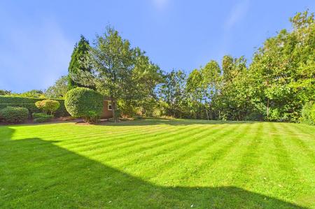 5 bedroom Detached house for sale in Ferriby Road, Barton-upon-Humber, North Lincolnshire, DN18