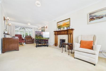 5 bedroom Detached house for sale in Ferriby Road, Barton-upon-Humber, North Lincolnshire, DN18