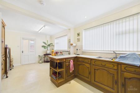 5 bedroom Detached house for sale in Ferriby Road, Barton-upon-Humber, North Lincolnshire, DN18