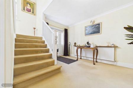 5 bedroom Detached house for sale in Ferriby Road, Barton-upon-Humber, North Lincolnshire, DN18