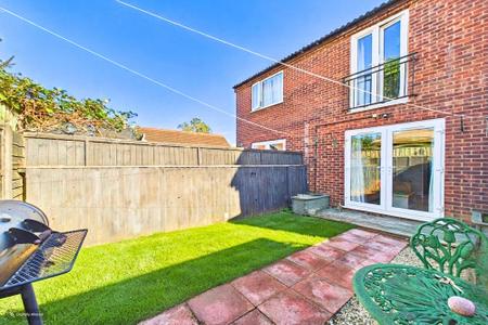 2 bedroom Terraced House for sale in Parks Close, Ulceby, North Lincolnshire, DN39
