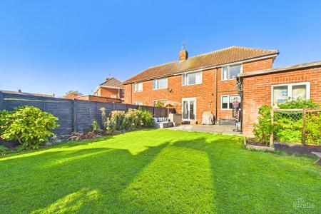 2 bedroom Semi-detached house for sale in Providence Crescent, Barton-upon-Humber, North Lincolnshire, DN18