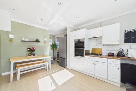 2 bedroom Semi-detached house for sale in Providence Crescent, Barton-upon-Humber, North Lincolnshire, DN18