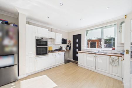 2 bedroom Semi-detached house for sale in Providence Crescent, Barton-upon-Humber, North Lincolnshire, DN18