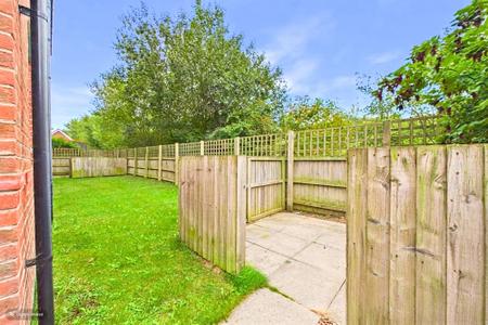 2 bedroom Flat for sale in Jubilee Place, Barton-upon-Humber, North Lincolnshire, DN18