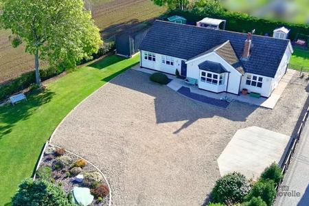 3 bedroom Detached bungalow for sale in Thornton Lane, Ulceby, North Lincolnshire, DN39